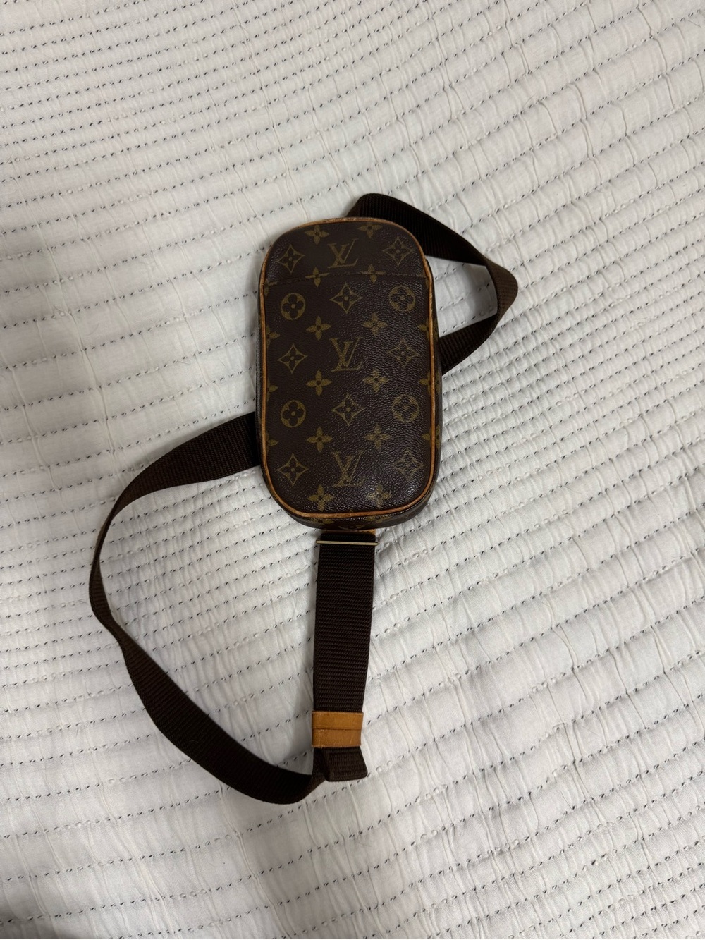 Authentic Louis Vuitton Pochette Gange Monogram Sling Bag COA